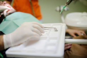 studio-odontoiatrico-associato-filippi-dentista-verbania-strumenti-dentista-pulizia